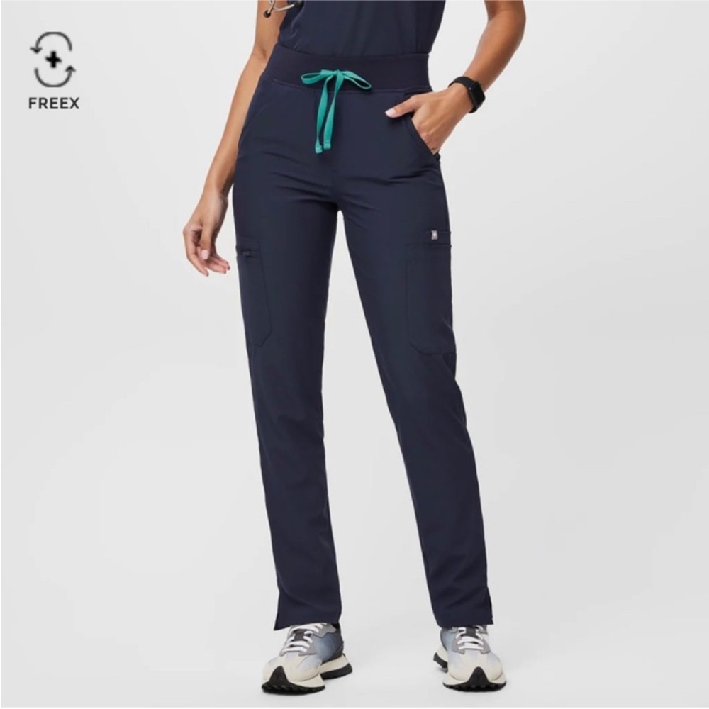 High Waisted Yola FREEx Lined Skinny Scrub Pants